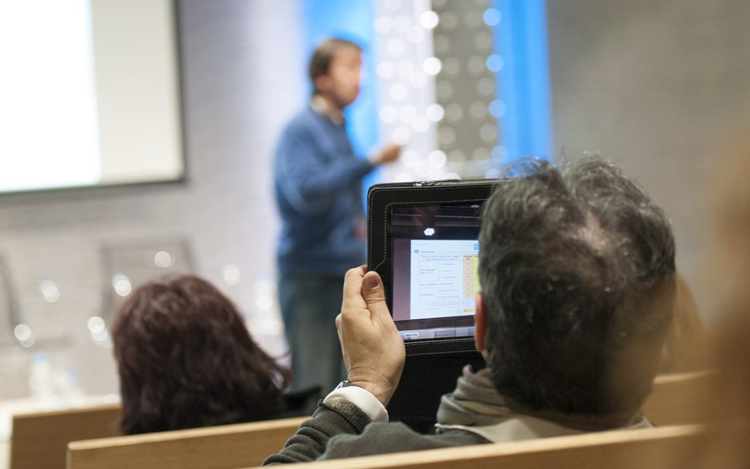 Taller de formación en Granada en prevención de riesgos en el uso de nuevas tecnologías